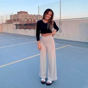 Meet your Posher, Phoebe